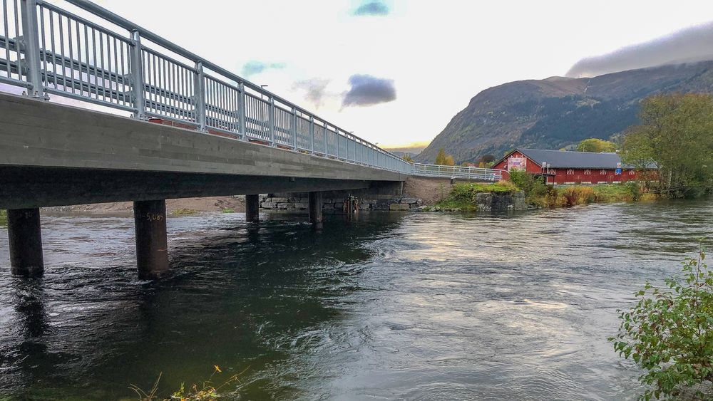 Mesta sørget for splitter ny bru i Nordfjordeid