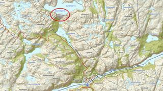 Kart som viser Titanias Dam 1 for deponi av avgangsmasser fra gruvedriften. Dammen ligger i Sokndal kommune i Rogaland. Kartet er norgeskraft fra Statens kartverk