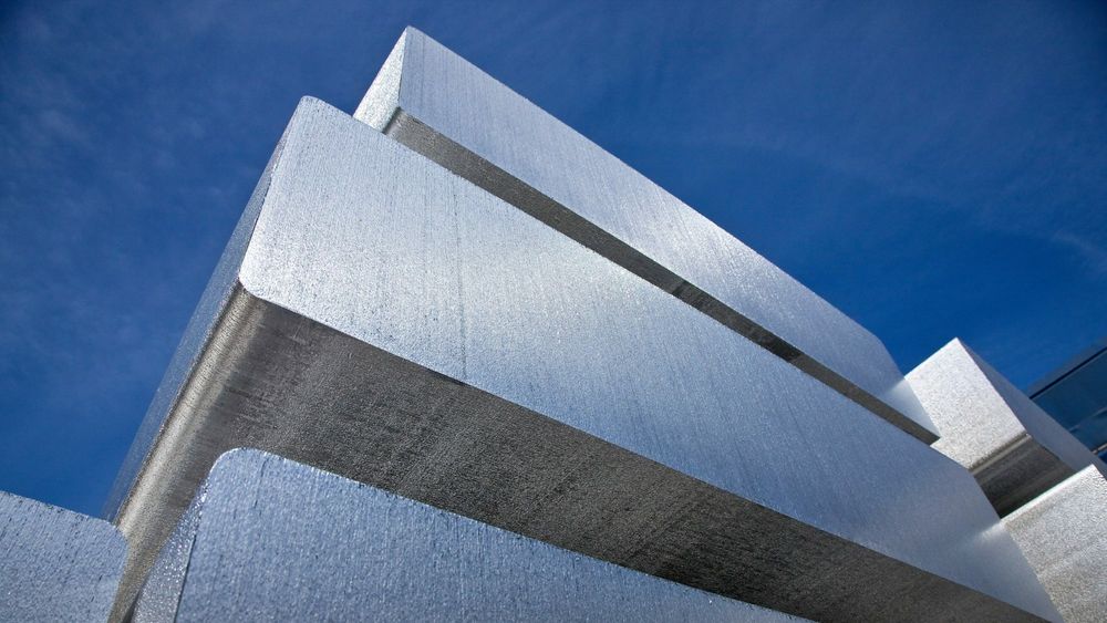 Prisene på aluminium stiger til himmels og halvparten av industrilederne frykter at prisen vil fortsette å øke. Mer betryggende er det at færre, kun 17 prosent, frykter at produsentene ikke kan levere.