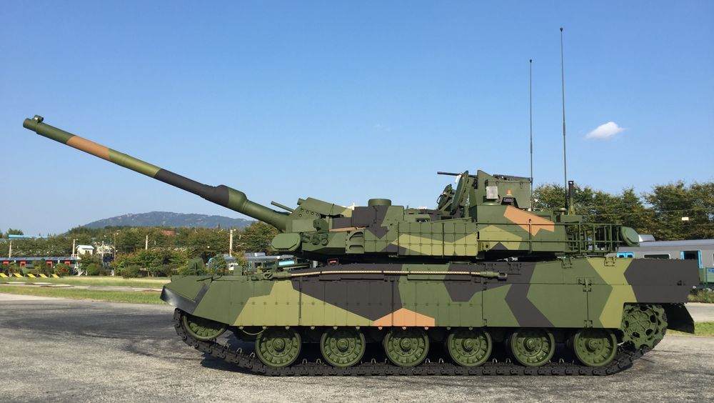 K2NO Black Panther på utstilling i Sør-Korea. Nå er to slike stridsvogner på vei til Norge for testing.
