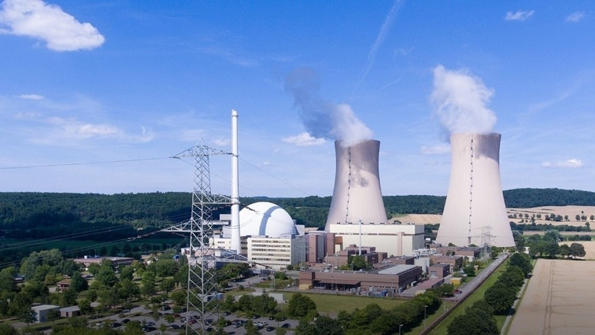 Grohnde kjernekraftverk produserer rundt 11 TWh strøm i året. Ifølge selskapet selv sparer det miljøet for nesten ti millioner tonn CO2 årlig.