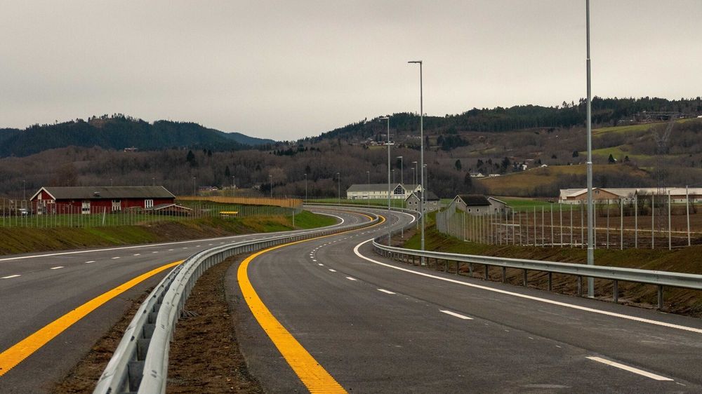 Nye Veier setter denne uken trafikk på nesten tre kilometer med flunkende ny firefelts motorvei fra Kvål til Skjerdingstad.