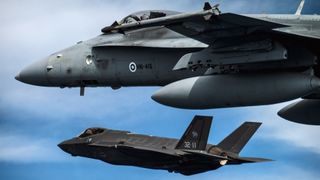 Velger kampfly før jul: Hevder Finland gjør som Norge og bestiller F-35