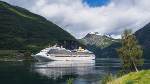 /2708/2708317/cruise2.300x169.jpg