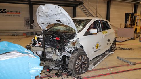 Renault Zoe fikk null stjerner i kollisjonstest. Nå vil produsenten trolig ta grep for å sikre bedre testresultat.