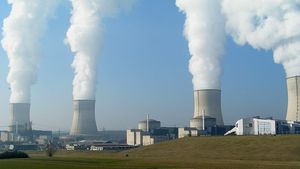 /2710/2710615/1280px-Nuclear_Power_Plant_Cattenom.300x169.jpg