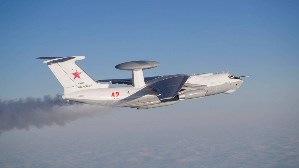 Beriev A-50 er russernes awacs. Dette bildet ble tatt 27. oktober 2021 fra et P-3 Orion som også var i samme område og identifiserte Mainstay-maskinen.