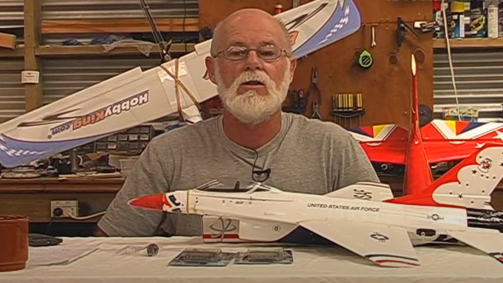 Den dag i dag driver Bruce Simpson med jetmotorer og ting som flyr. Videoene poster han på sin egen Youtube-kanal.
