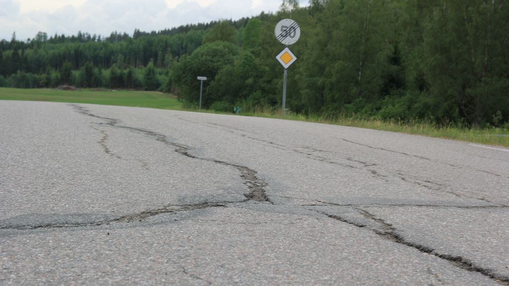 En av fylkesveiene i Innlandet som trenger vedlikehold, men akkurat denne biten er nok ikke på asfaltlista i år. 