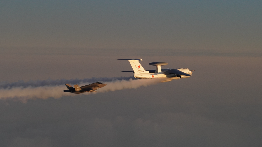 Norsk F-35A og russisk A-50 2. februar 2022.