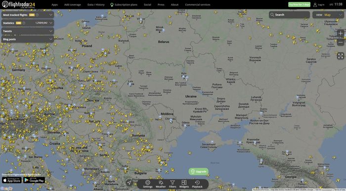 Ingen sivil luftfart over Ukraina klokken 12.08 norsk tid 24. februar 2022 ifølge Flightradar24.