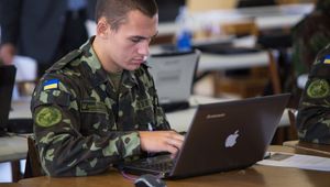 /2717/2717536/20140903_Ukrainian_studies_Cyber_Endeavor_seminars_during_Exercise_Combined_Endeavor_2014.300x170.jpg