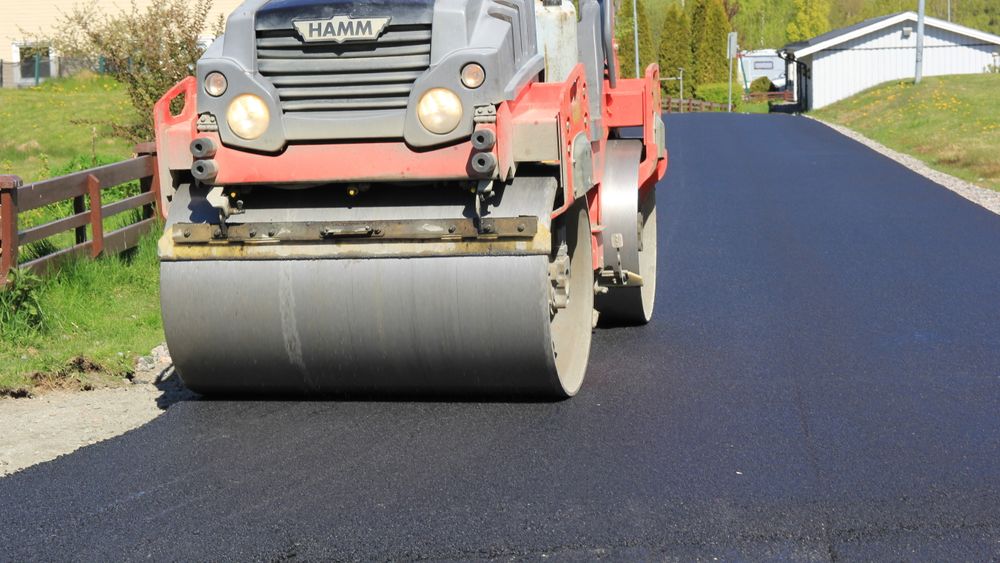 5 nye asfaltkontrakter for fylkesveiene i Troms og Finnmark