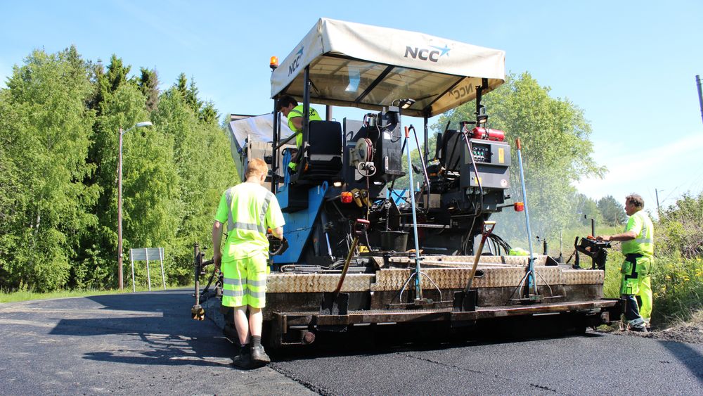 Veidekke og NCC ligger an til å få hver sin asfaltkontrakt i Møre og Romsdal