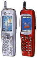 Mobiltelefoner av typen DoCoMo F503i med fargeskjerm og leser for Compact HTML.