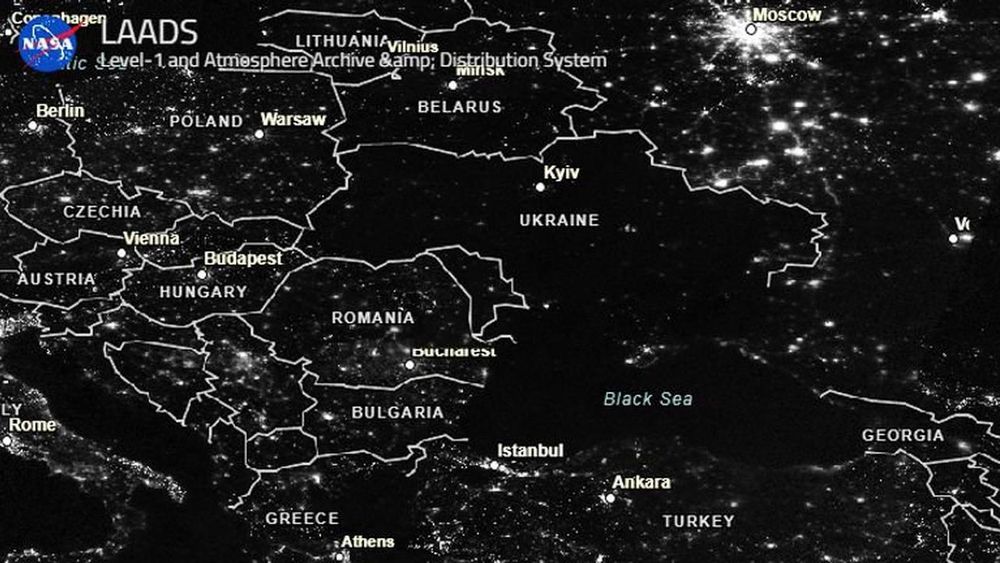 Krigen har kostet. Nå er store deler av Ukrina mørklagt.