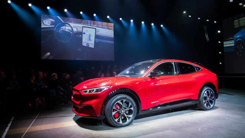 Ford Mustang Mach-e er en av Fords nåværende elbilmodeller. I år lanseres en ny elbil bygget på Volkswagens MEB-plattform.