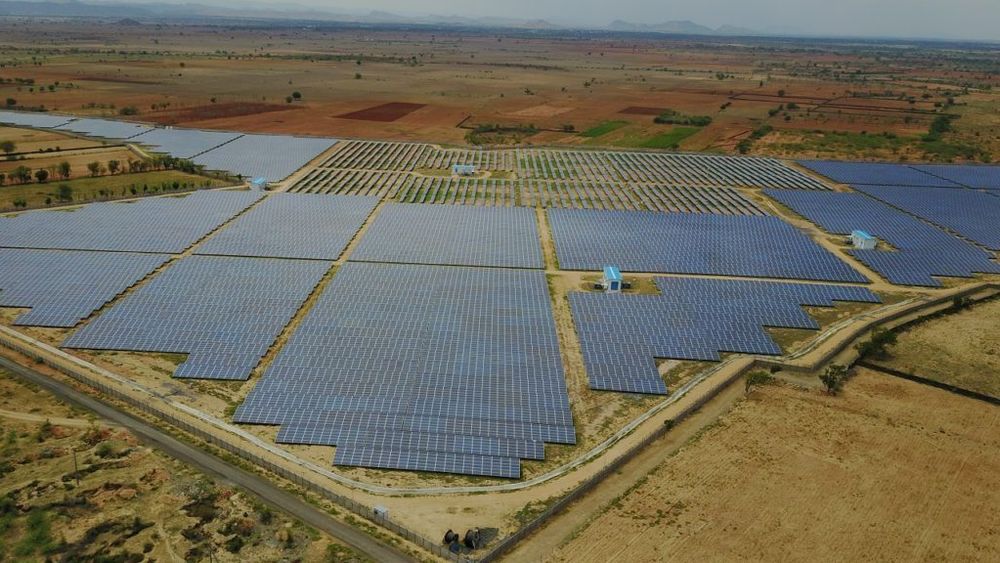 India har nå mer solenergi enn Tyskland. IEA mener India står på randen av en energirevolusjon.