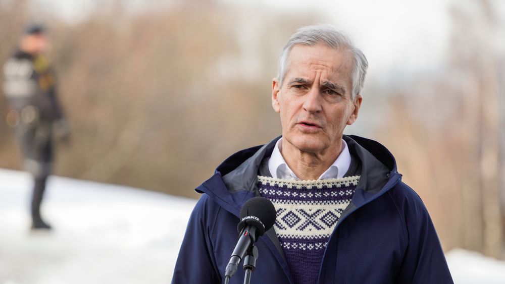 Statsminister Jonas Gahr Støre har varslet at regjeringen må bruke mer penger på forsvar, beredskap og flyktninger på grunn av krigen i Ukraina. 