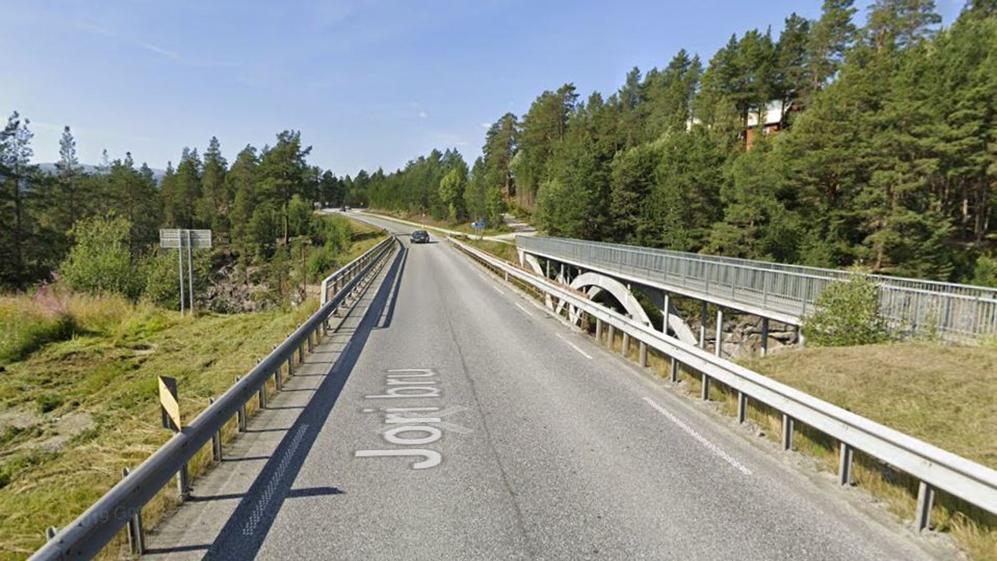 Dagens Jora bru på grensen mellom Dombås og Lesja, et par kilometer vest for Dombås sentrum. 