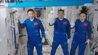 Astronauter tilbake på jorda etter rekordlang romferd