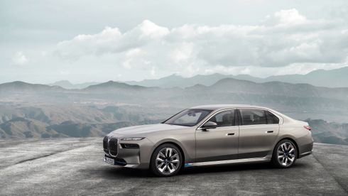 Ny helelektrisk direktørbil: BMW lanserer i7
