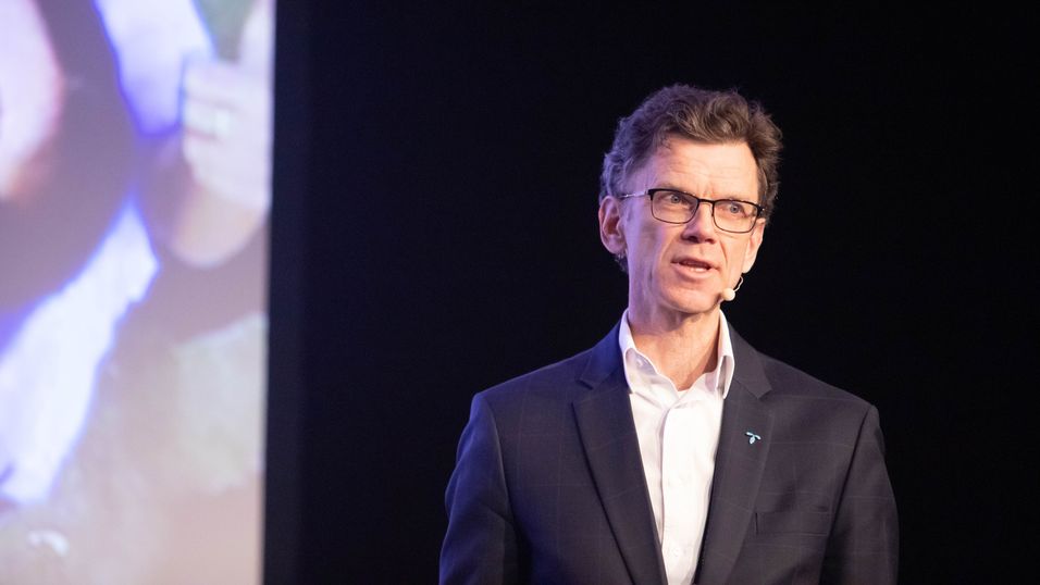 Norgessjef Petter-Børre Furberg i Telenor under Inside Telecom-konferansen våren 2022.