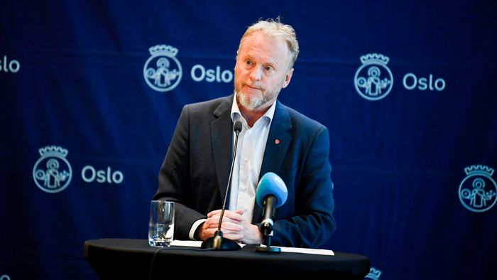 Byrådsleder Raymond Johansen (Ap) under pressekonferansen i Oslo rådhus der han orienterte om Oslo APs syn på Fornebubanen-prosjektet.