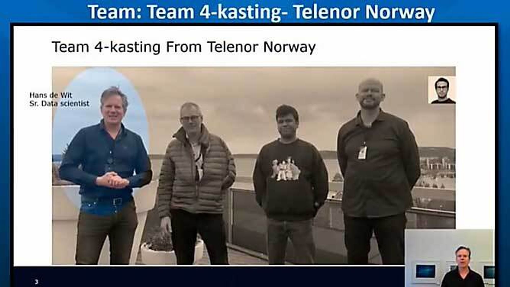 Et bilde hentet fra den strømmede kåringen på  Linkedin av vinnerne fra SAS Institute-hackathon. Her er Telenor 4-kasting-teamet. 