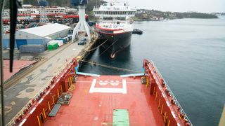 Kleven Verft, Maersk Supply Service. Ankerhåndteringsfartøy (AHTS), Design: Salt 200, Lengde 95 meter, bredde 25 meter, bollard pull 260 tonn.