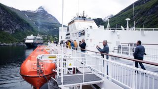 Kystruten Bergen-Kirkenes går innom 34 havner. Fra 2031 kan de 11 skipene som trafikkerer ruten være utslippsfrie. 