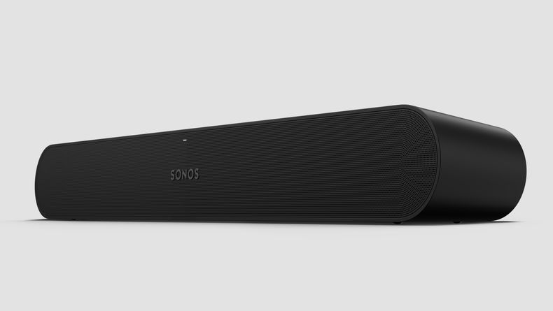 Sonos er lei av lavpriskonkurrenter. Nå slår de tilbake med den billige, men faktisk svært gode lydplanken Sonos Ray.