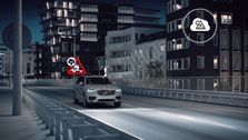 Volvo introduserte i 2015 et system som registrerer informasjon om kjøreforholdene og deler dette med andre biler.