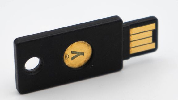 Den kanskje mest kjente sikkerhetsnøkkelen Yubikey 5, her i USB-A varianten
