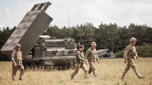 Britene har fått 17 år gammelt rakett­artilleri fra Norge – nå sender de mer skyts til Ukraina
