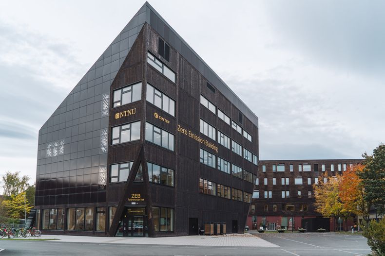 Bygget utenfra.