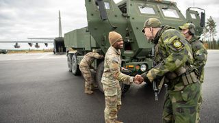 USA skjøt skarpt i Sverige med våpenet som snudde krigen i Ukraina