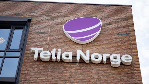 Logoen til Telia Norge på utsiden av en bygning.