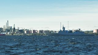 Britisk fregatt hjelper til i Nordsjøen – USA varsler at de er klare til å bistå på kort varsel