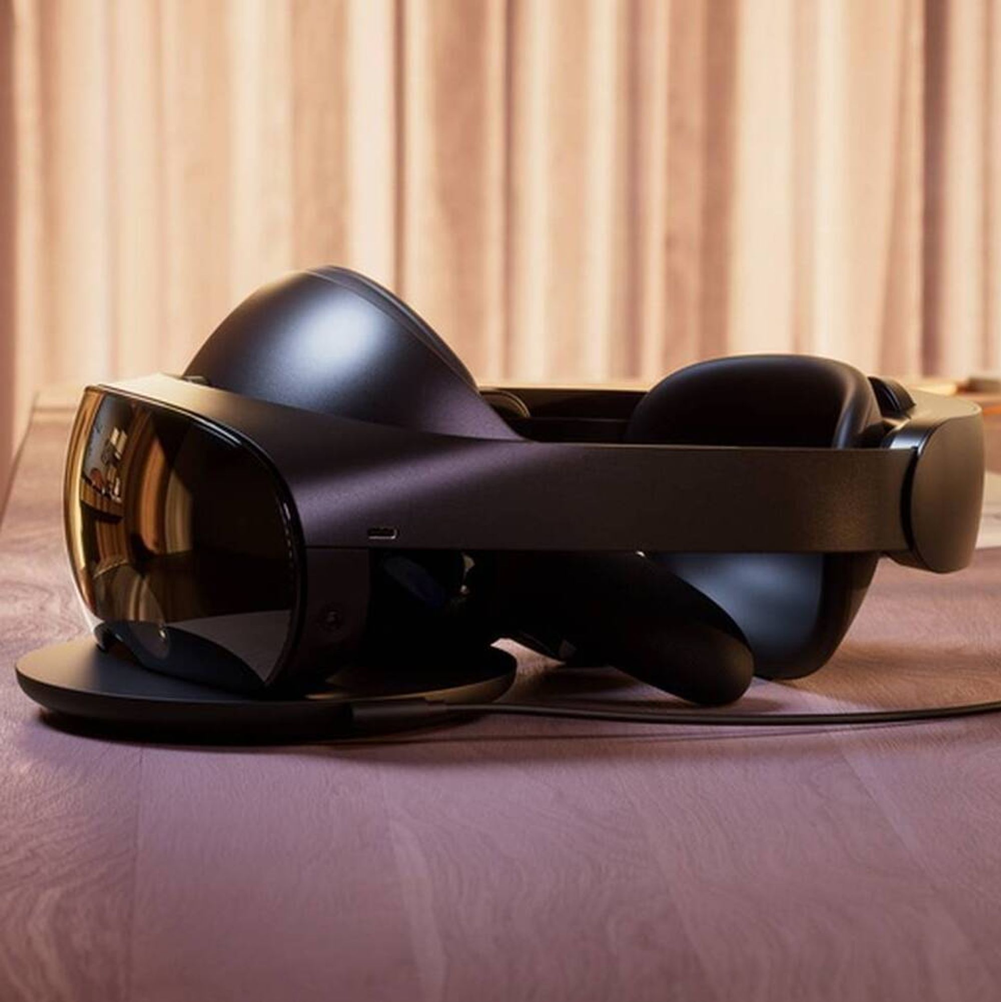 Meta satser på at deres nye VR-briller skal gjøre de jæ... hybridmøtene  bedre - Insidetelecom.no