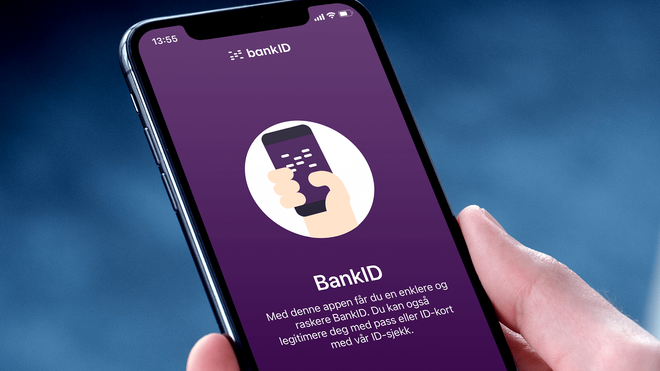 En høyrehånd holder en iPhone med BankID applikasjonen åpen 