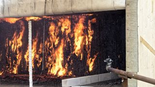 Advarer mot brann i moderne trebygg: – Forsikringskaos