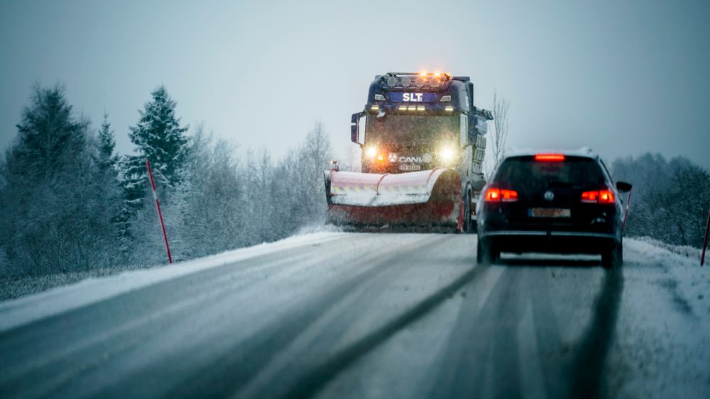 Spørsmålene er mange rundt vintervedlikeholdet av veiene, svarene er få og svært forskjellig, skriver artikkelforfatteren.