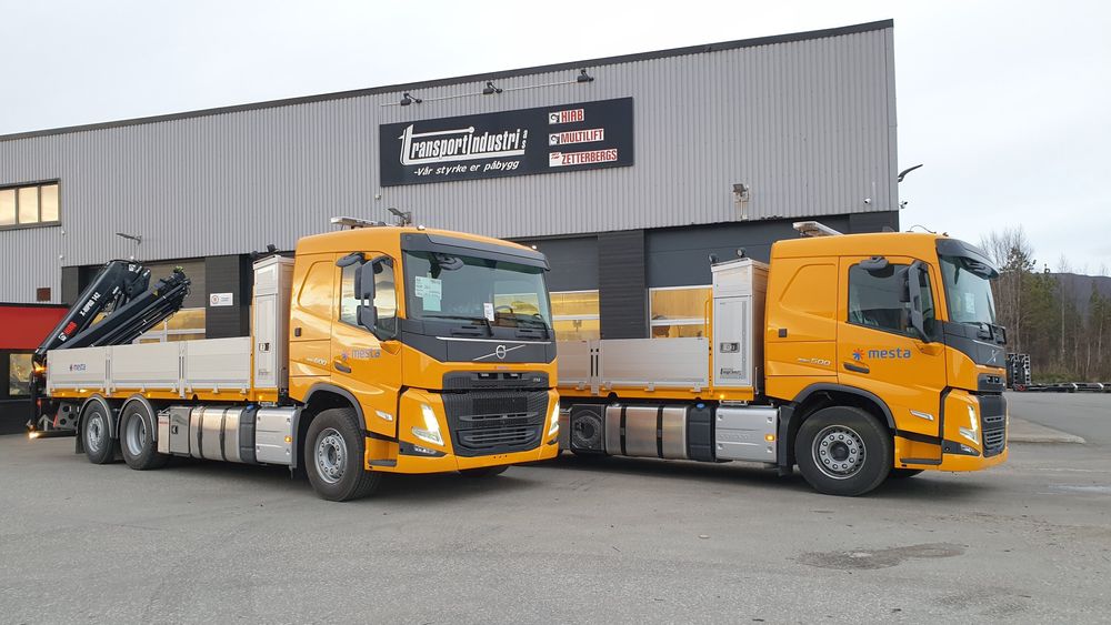 Strømberg Gruppen blirr en av Norges største leverandører av utstyr til transportnæringen gjennom utstrakt egenproduksjon og import. Her to rekkverksbiler levert til Mesta.