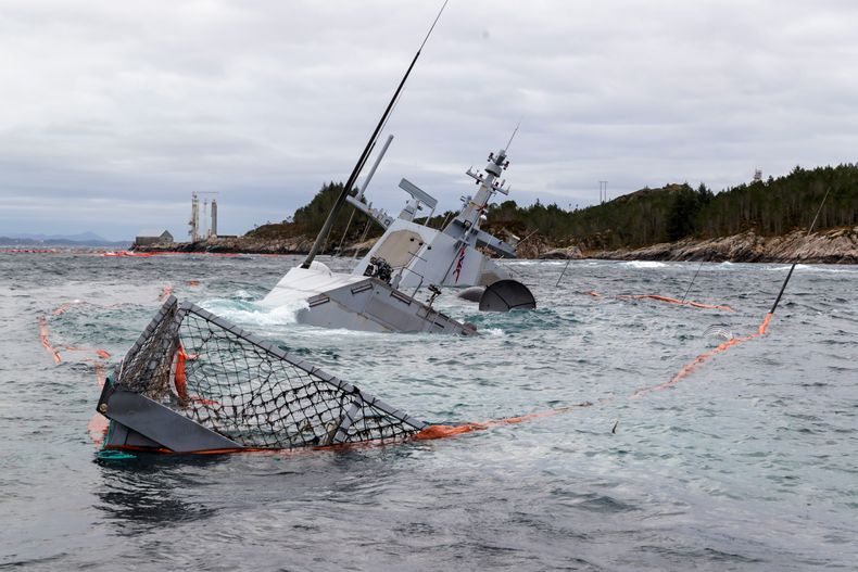 Fregatten KNM Helge Ingstad forliste 8. november 2018.