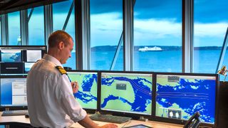 Nytt system skal varsle én time før skip risikerer å kollidere