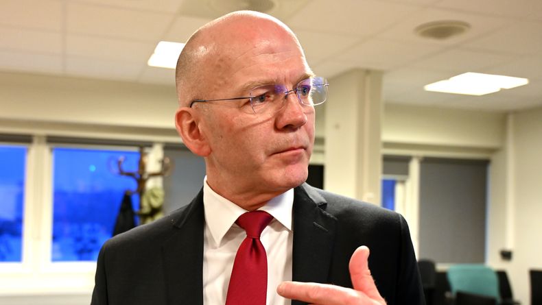 Advokaten Christian Lundin sier seg ikke enig med aktoratet i at det ikke kan foreligge systemfeil fra Forsvarets side under rettssaken mot vaktsjefen om bord på fregatten KNM Helge Ingstad i Hordaland tingrett.