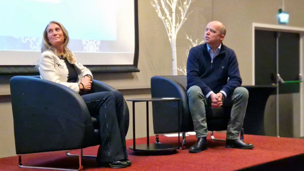 MEF-direktør Julie Brodtkorp sammen med finansminister Trygve Slagsvold Vedum på Arctic Entrepreneur 2023.