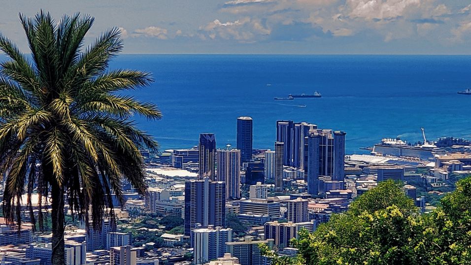Illustrasjonsfoto. Honolulu er den største byen i den amerikanske delstaten og øya Hawaii. Mobi er en av øyas største mobilaktører. 