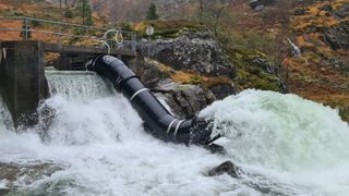 Tette inntak gir store tap for vannkraftverk: Hevert suger opp og spytter ut stein på inntil ett tonn